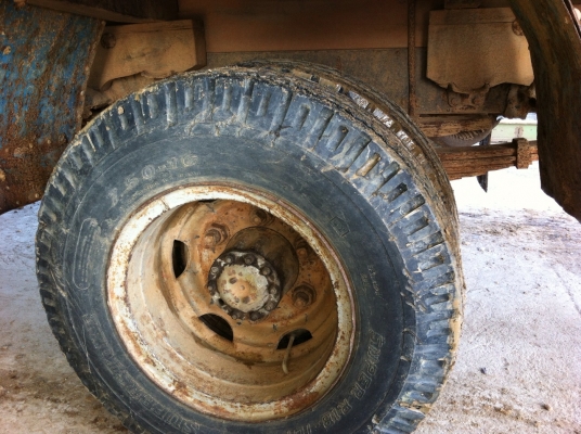 HINO KM310  กระบะไม้ รถใช้งานได้ปรกติ ขายตามสภาพเอกสารพร้อมโอน