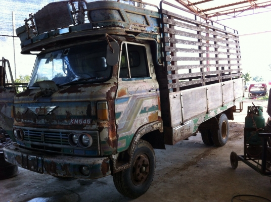 HINO KM310  กระบะไม้ รถใช้งานได้ปรกติ ขายตามสภาพเอกสารพร้อมโอน