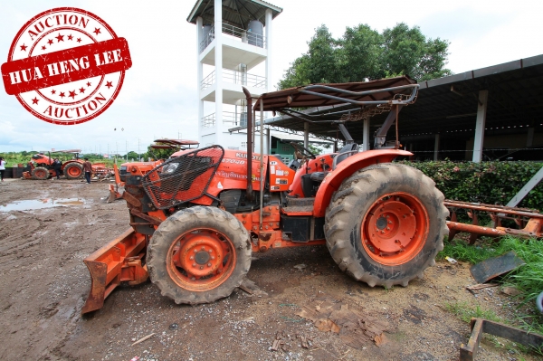 AUC 6 Code 041  แทรกเตอร์  KUBOTA M7040+FD205J+DH247H ราคา เริ่มต้นการประมูล 377,000 บาท