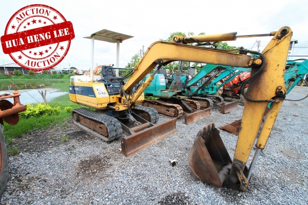 AUC 6 Code 046 รถขุด KOMATSU PC30-6 ราคา เริ่มต้นการประมูล 260,000 บาท