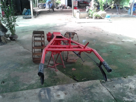 รถไถนาเดินตามริมจิมเส็งสองเกียรช้าเร็ว