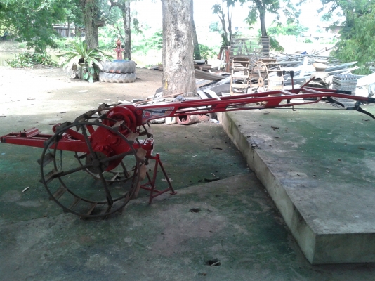 รถไถนาเดินตามริมจิมเส็งสองเกียรช้าเร็ว