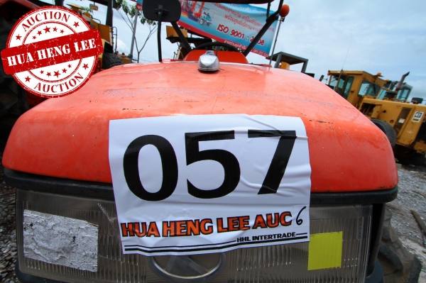 AUC 6 Code 057 รถแทรกเตอร์ KUBOTA L4508 ราคา เริ่มต้นการประมูล 100,000 บาท