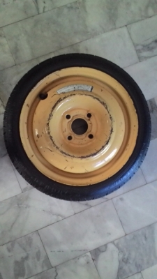 ล้อยางอะไหล่แบบบาง 14 นิ้ว 4 รู 100 ขาย 600 บาท dunlop