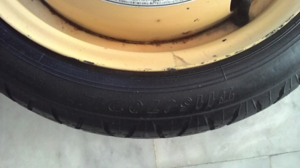 ล้อยางอะไหล่แบบบาง 14 นิ้ว 4 รู 100 ขาย 600 บาท dunlop ล้อยางอะไหล่แบบบาง 14 นิ้ว 4 รู 100 ขาย 600 บาท dunlop