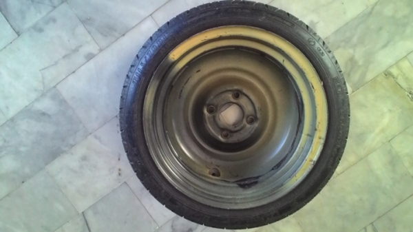 ล้อยางอะไหล่แบบบาง 14 นิ้ว 4 รู 100 ขาย 600 บาท dunlop ล้อยางอะไหล่แบบบาง 14 นิ้ว 4 รู 100 ขาย 600 บาท dunlop