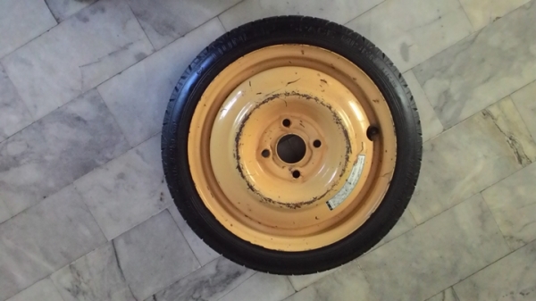 ล้อยางอะไหล่แบบบาง 14 นิ้ว 4 รู 100 ขาย 600 บาท dunlop ล้อยางอะไหล่แบบบาง 14 นิ้ว 4 รู 100 ขาย 600 บาท dunlop