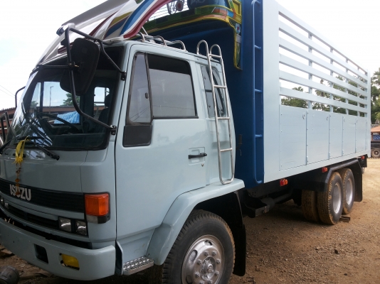 isuzu 10 ล้อ พร้อมใช้งาน