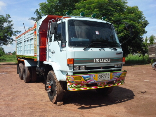 ขายด่วน รถสิบล้อดั้ม ISUZU ROCKY 210 สองเพลา สภาพพร้อมใช้