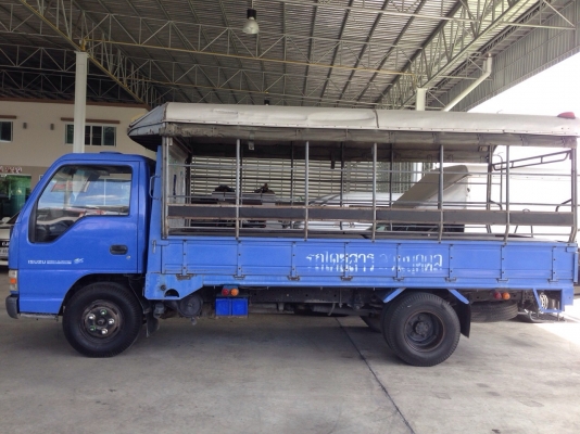 NKR ELF 6ล้อ รถออกห้าง ตรีเพชรอีซูซุ