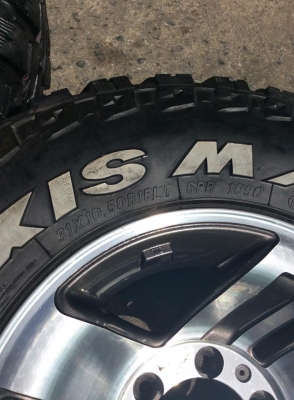 ขายล้อพร้อมยาง  MAXXIS BIGHORN M/T  31.10.5.15 ดอกเต็ม ถูกๆ