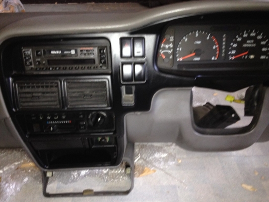 คอลโซล ISUZU MU ครบชุดมีเเร็คคานกลางของเก่าญี่ปุนสภาพสวยๆ