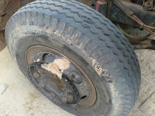 ขาย6ล้อดั๊ม ISUZU FSR 175แรงม้า สภาพสวยพร้อมใช้ ราคาต่อรองได้ ติดต่อได้ที่คุณ อ๊อฟ พิจิตร 086-737-9991