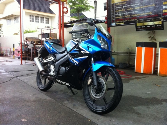 ขออนุญาติขาย HONDA CBR 150 สตา์ร์ทมือ วิ่ง 7,xxx โล สภาพสวยเดิม โอนให้ฟรีครับ