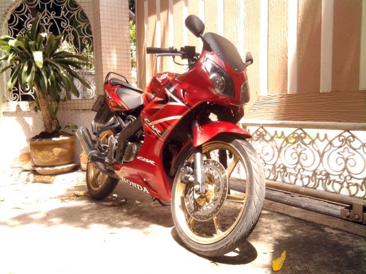 ขออนุญาติขาย HONDA CBR 150 สตา์ร์ทมือ แต่งสวย โอนให้ฟรีครับ