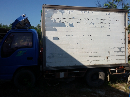 ISUZU  nkr 100แรง เครื้อง 4jb1 ตู้เปียก