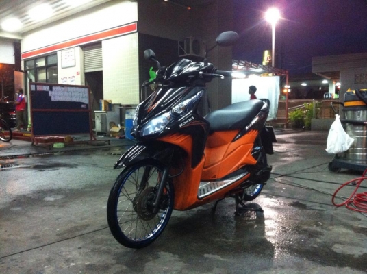 ขออนุญาติขาย Honda CLICK-i สีดำส้ม แต่งสวย โอนให้ฟรีครับ
