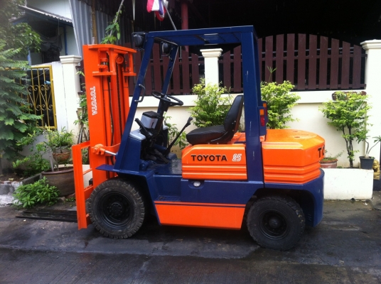 ขายรถโฟล์คลิฟท์ Forklift TOYOTA รุ่น 5-FD25