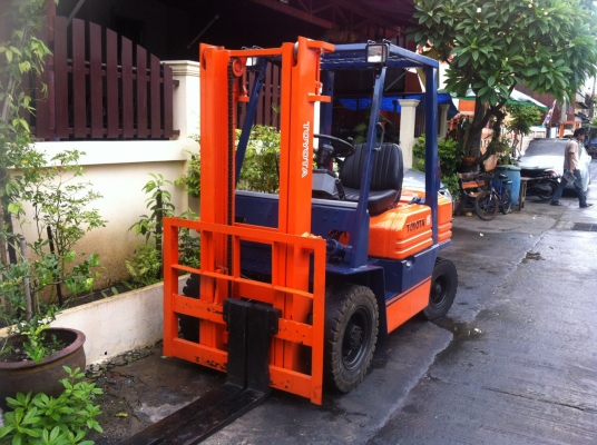 ขายรถโฟล์คลิฟท์ Forklift TOYOTA รุ่น 5-FD25 ขายรถโฟล์คลิฟท์ Forklift TOYOTA รุ่น 5-FD25