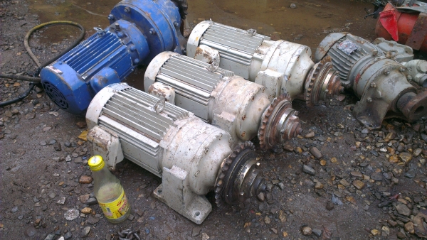 Sell> ขายมอเตอร์เกียร์ Mitsubishi Cyclo Drive 2 HP 3 เฟส 380V.  จัดส่งทั่วประเทศครับ