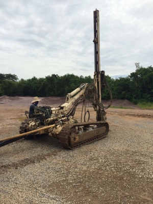 ขายรถเจาะหิน