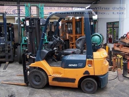 ขายรถ โฟล์คลิฟท์ TOYOTA รุ่น 7-FG15