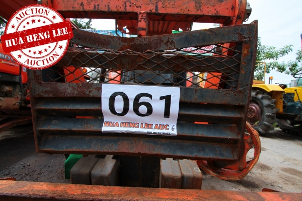 AUC 6 Code 061 รถแทรกเตอร์ KUBOTA M7040 ราคา เริ่มต้นการประมูล 200,000 บาท