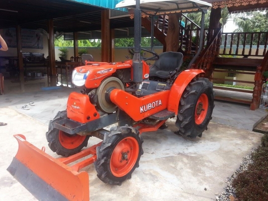 คูโบต้า KRT140 รุ่นท็อปยกล้อหลังได้...พร้อมใบมีดดันหน้าพร้อมใช้งาน
