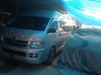 ขายรถตู้ Toyota Commuter ปี52 เครื่องดีเซล 2,500cc (ไม่ใช่รุ่น VIP)