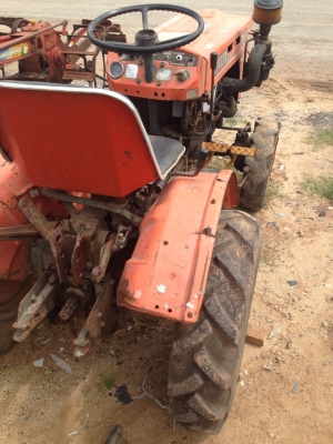 ขายถูก KUBOTA รุ่น B6100 โฟว์วิน 3 สูบ ใช้งานได้ เครื่องแน่น