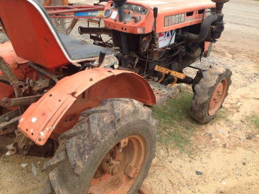 ขายถูก KUBOTA รุ่น B6100 โฟว์วิน 3 สูบ ใช้งานได้ เครื่องแน่น