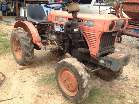ขายถูก KUBOTA รุ่น B6100 โฟว์วิน 3 สูบ ใช้งานได้ เครื่องแน่น