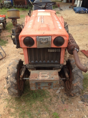 ขายถูก KUBOTA รุ่น B6100 โฟว์วิน 3 สูบ ใช้งานได้ เครื่องแน่น