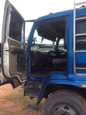 ขายISUZU 10ล้อ DECA(2เพลาถอดเหลือเพลาเดียว) เครื่อง 240แรง โบอินเตอร์ ยางดี ครัทซีสวย แอร์เย็น รถสวย พร้อมใช้งาน ขาย 900,000 บาท