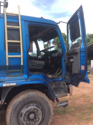 ขายISUZU 10ล้อ DECA(2เพลาถอดเหลือเพลาเดียว) เครื่อง 240แรง โบอินเตอร์ ยางดี ครัทซีสวย แอร์เย็น รถสวย พร้อมใช้งาน ขาย 900,000 บาท