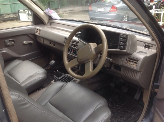 Isuzu 2.5 90hp ตามสภาพเอกสารพร้อมโอน Isuzu 2.5 90hp ตามสภาพเอกสารพร้อมโอน