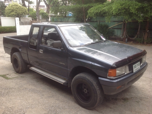 Isuzu 2.5 90hp ตามสภาพเอกสารพร้อมโอน Isuzu 2.5 90hp ตามสภาพเอกสารพร้อมโอน