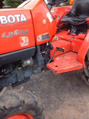 แทรกเตอร์L 2808 สภาพสวยมากเดิมทั้งคัน รถใช้น้อยมือเดียว มีผานหลังให้ด้วย แทรกเตอร์L 2808 สภาพสวยมากเดิมทั้งคัน รถใช้น้อยมือเดียว มีผานหลังให้ด้วย