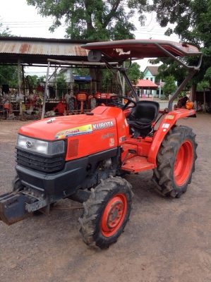 แทรกเตอร์L 2808 สภาพสวยมากเดิมทั้งคัน รถใช้น้อยมือเดียว มีผานหลังให้ด้วย