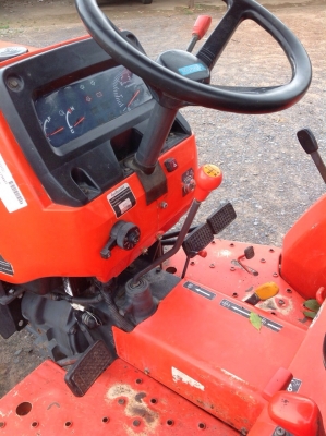 แทรกเตอร์L 2808 สภาพสวยมากเดิมทั้งคัน รถใช้น้อยมือเดียว มีผานหลังให้ด้วย แทรกเตอร์L 2808 สภาพสวยมากเดิมทั้งคัน รถใช้น้อยมือเดียว มีผานหลังให้ด้วย