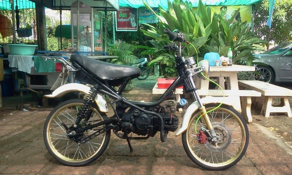 ขายถูกจร้า ชิปปี้เครื่องคาเซ่ 125 รถขี่ได้ปกติ มีเล่มทะเบียน ราคาเบาๆ ค่าตัว 8500 บาท