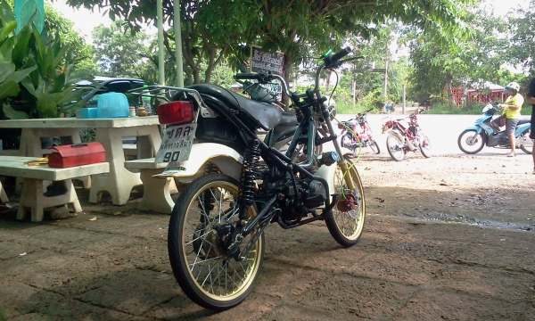 ขายถูกจร้า ชิปปี้เครื่องคาเซ่ 125 รถขี่ได้ปกติ มีเล่มทะเบียน ราคาเบาๆ ค่าตัว 8500 บาท