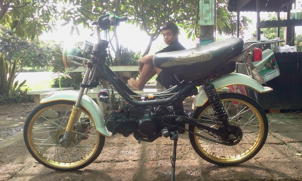 ขายถูกจร้า ชิปปี้เครื่องคาเซ่ 125 รถขี่ได้ปกติ มีเล่มทะเบียน ราคาเบาๆ ค่าตัว 8500 บาท