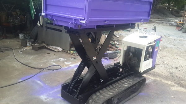 รถบรรทุกการเกษตรและก่อสร้าง