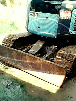 KOBELCO SK75-3ช่วงล่างดีสภาพดี ไฟฟ้าครึ่งหนึ่ง มีใบมีดหน้าพับแขนซ้ายขวาได้ KOBELCO SK75-3ช่วงล่างดีสภาพดี ไฟฟ้าครึ่งหนึ่ง มีใบมีดหน้าพับแขนซ้ายขวาได้