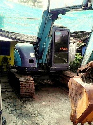 KOBELCO SK75-3ช่วงล่างดีสภาพดี ไฟฟ้าครึ่งหนึ่ง มีใบมีดหน้าพับแขนซ้ายขวาได้