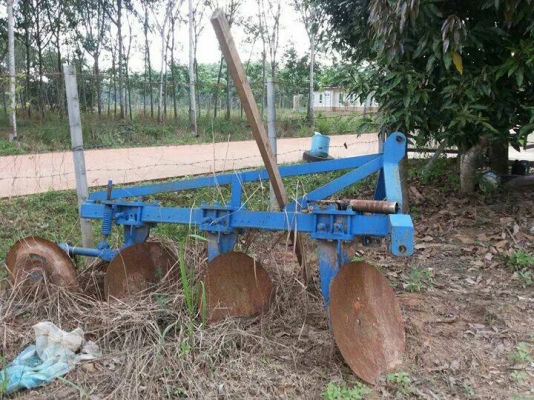 FORD 6610 รถสวย พร้อมใช้งาน เอกสารเล่มทะเบียน ราคาต่อรองได้ อุปกรณื 3ชิ้น เครื่องดี สนใจ 087-2976734