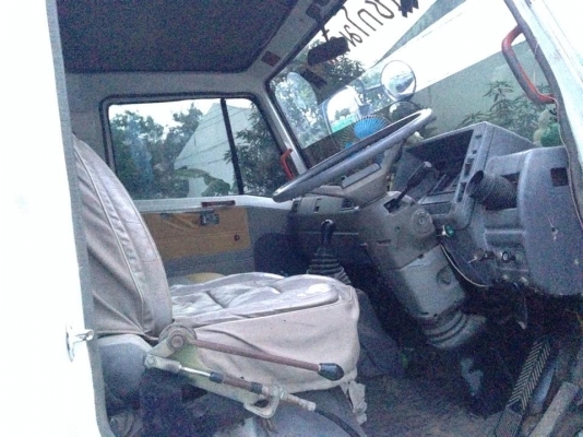 ขายรถดั๊มพ์6ล้อ  Hino Fb 180แรงม้า