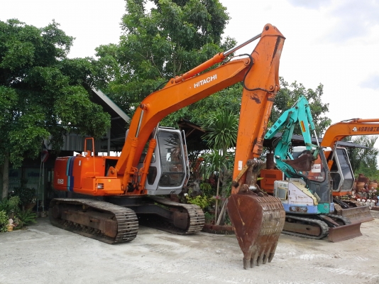 ขายรถแมคโฮ  HITACHI   EX 120-2  เลขตัวถัง  12 N-32857   เลขเครื่อง  =4BD1-995884   รถนำเข้าเก่านอก  เครื่องดี  ปั้มแรงทำงานไว  ไฟฟ้าเต็ม ปั้มนิ้วรถยังไม่เคยใช้งานในไทย  มีเอกสารแจ้งจำหน่ายพร้อง ขายราคาถูก  เจ้าของขายเองค่ะ