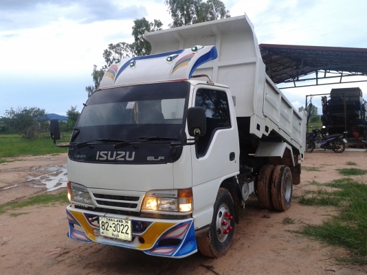 isuzu nkr ดั้มหัวการ์ตูน 135 เครื่องดีแอร์เย็นสภาพสวยเอกสารพร้อมโอน